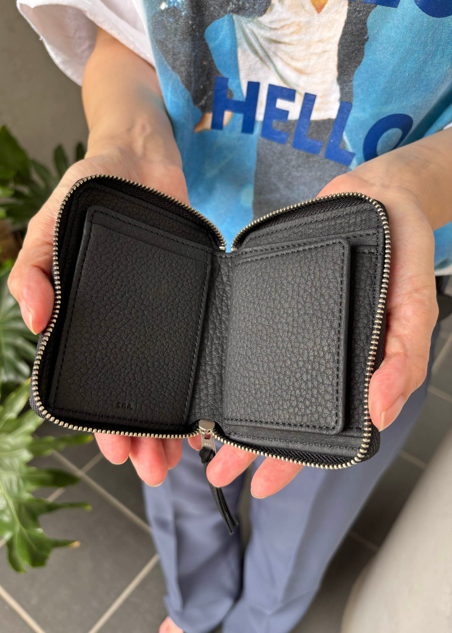 【ERA.】EO SHRINK ROUND PALM WALLET
