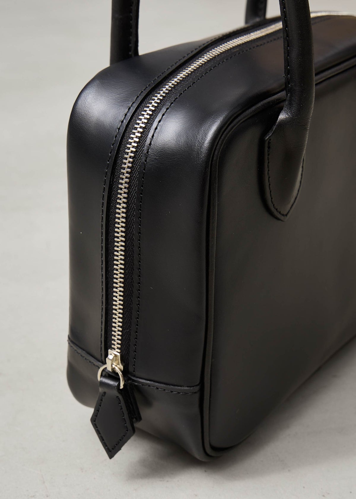 【ONLINE PREORDER】STEADY BAG MINI