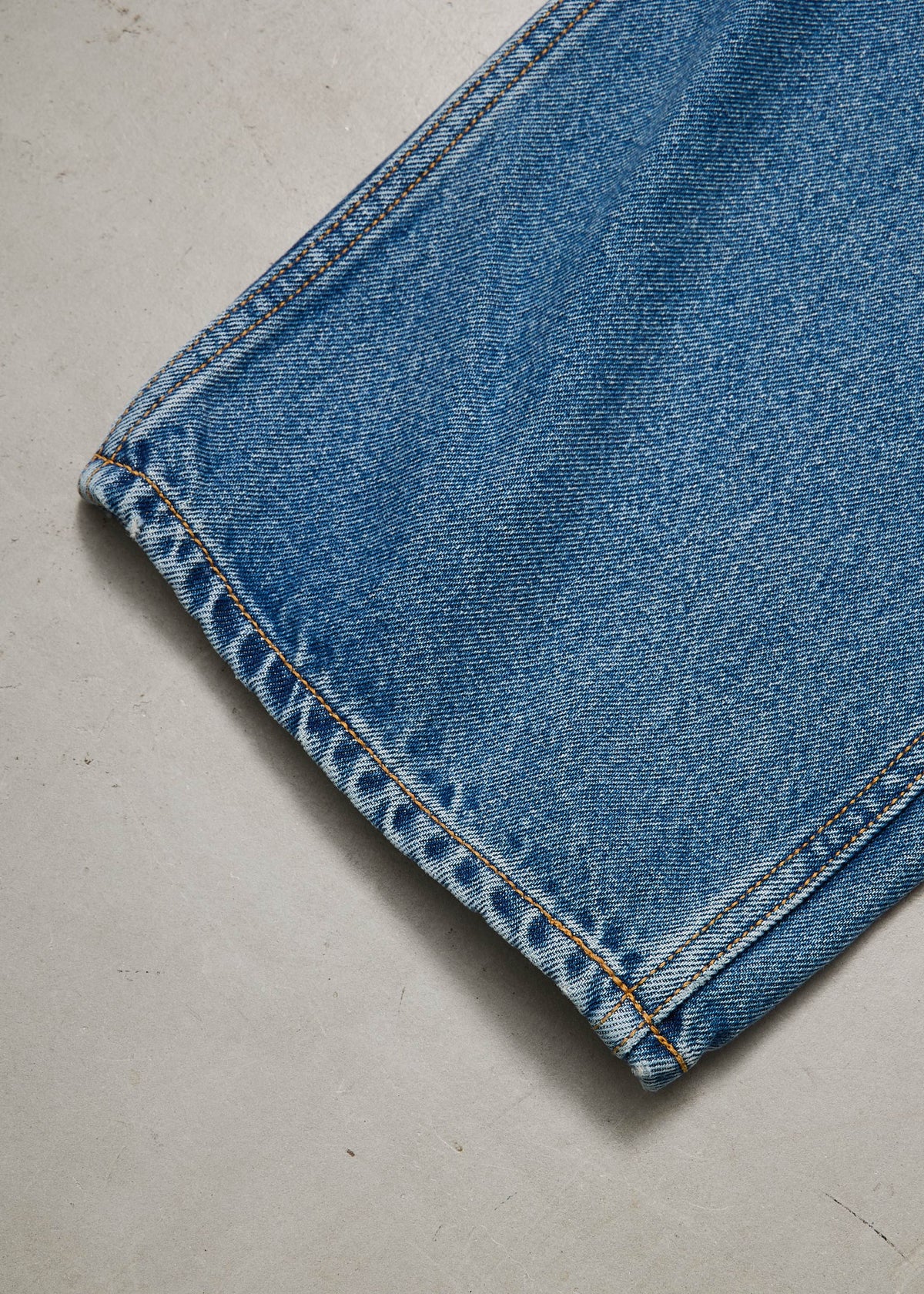 【ONLINE PREORDER】SANTOS JEANS