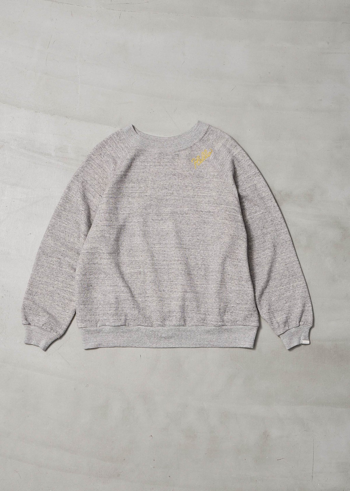 【ONLINE PREORDER】HELLO EMBROIDERY SWEAT