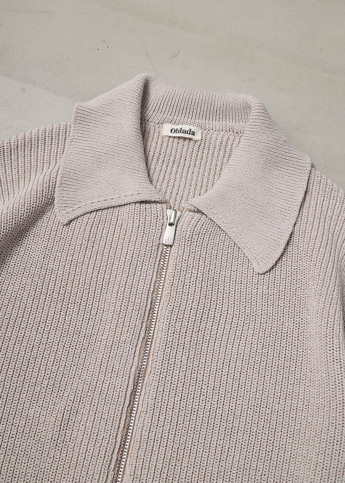 【ONLINE PREORDER】ZIP UP KNIT
