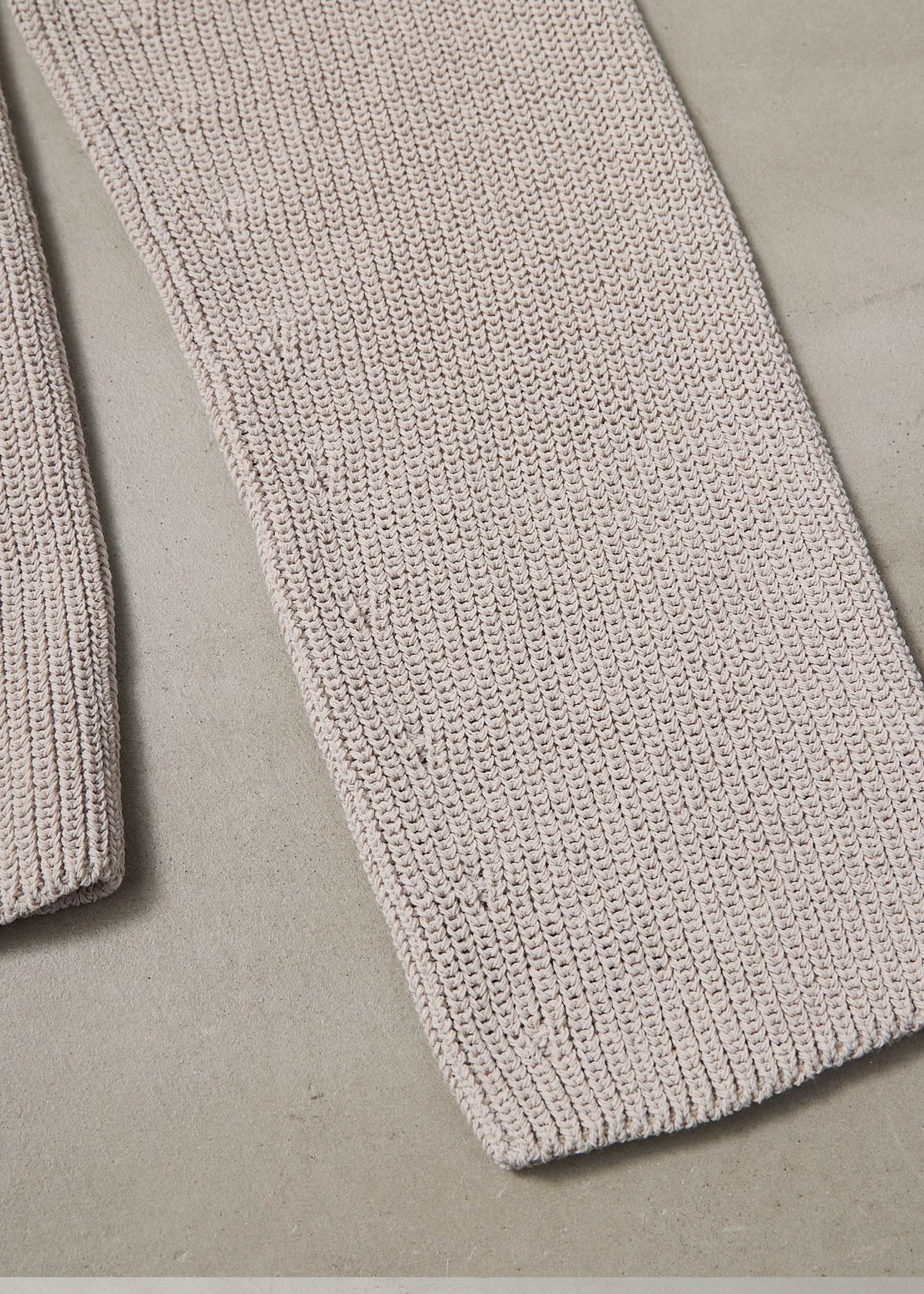 【ONLINE PREORDER】ZIP UP KNIT