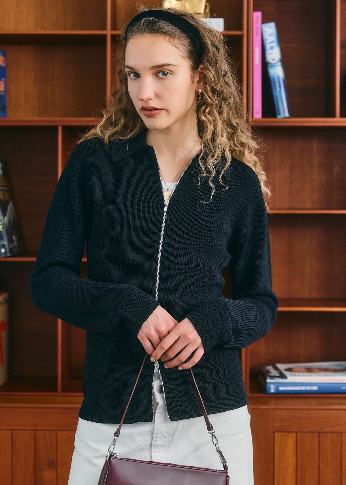 【ONLINE PREORDER】ZIP UP KNIT