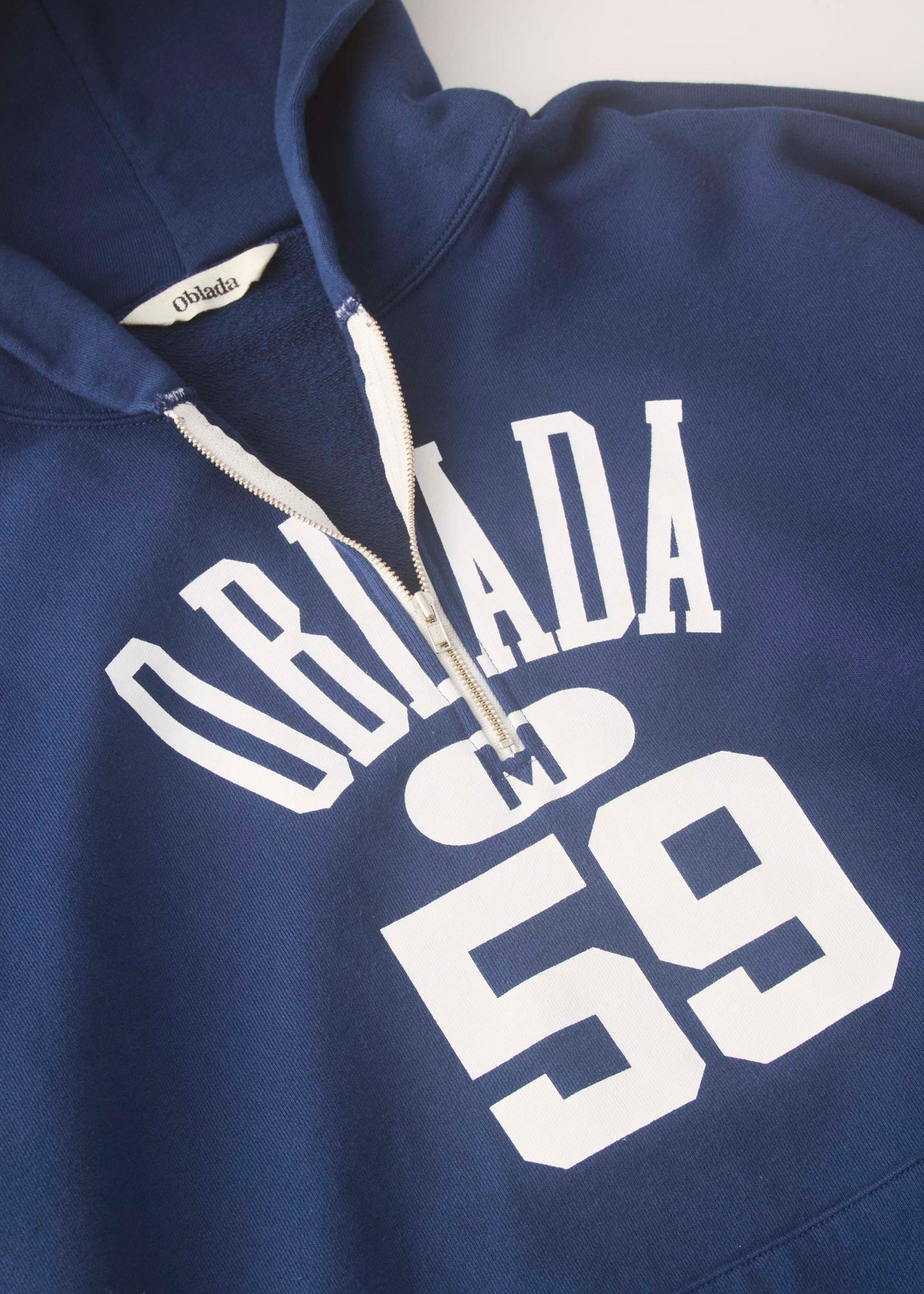 【ONLINE PREORDER】HALF ZIP HOODIE