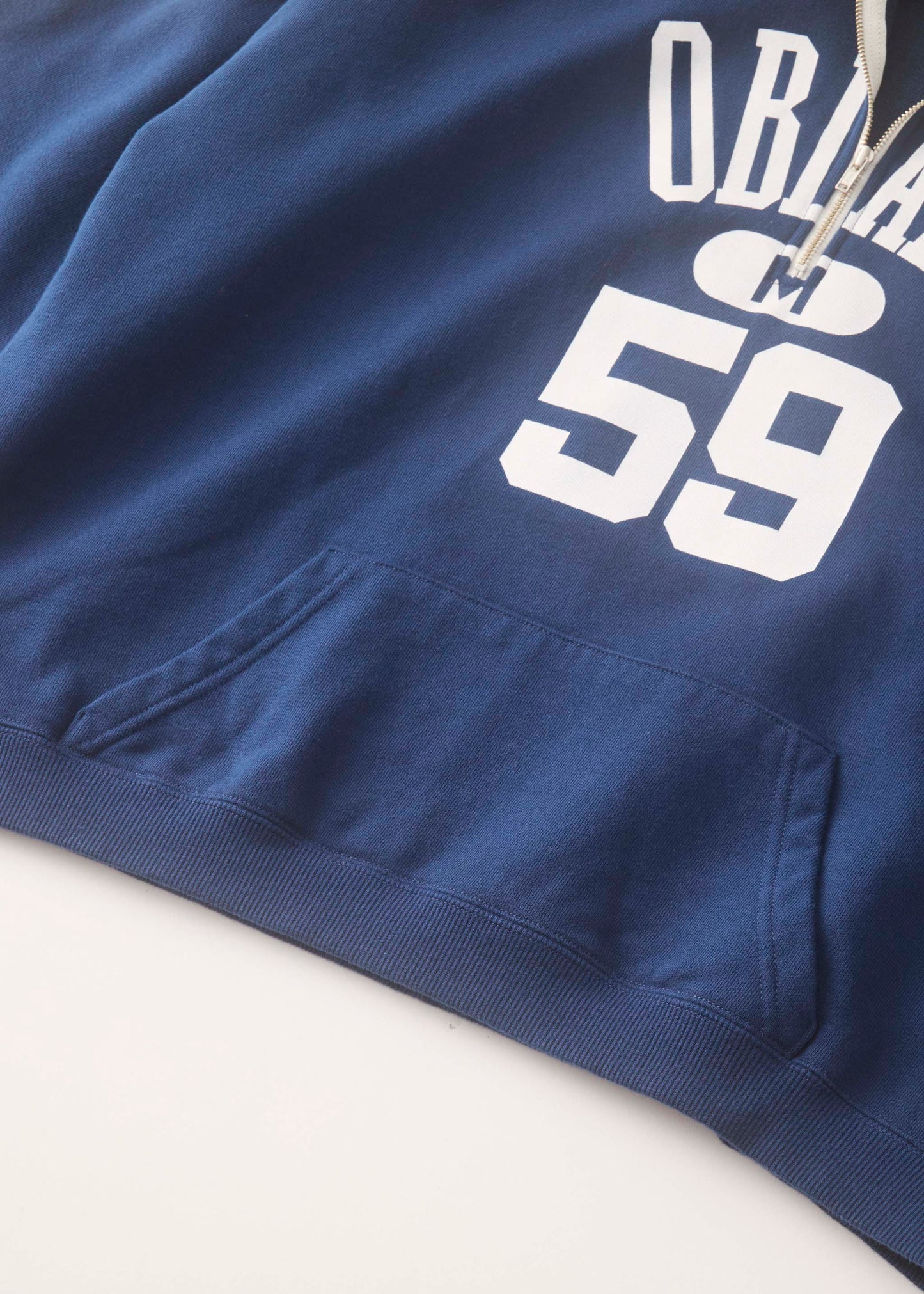 【ONLINE PREORDER】HALF ZIP HOODIE