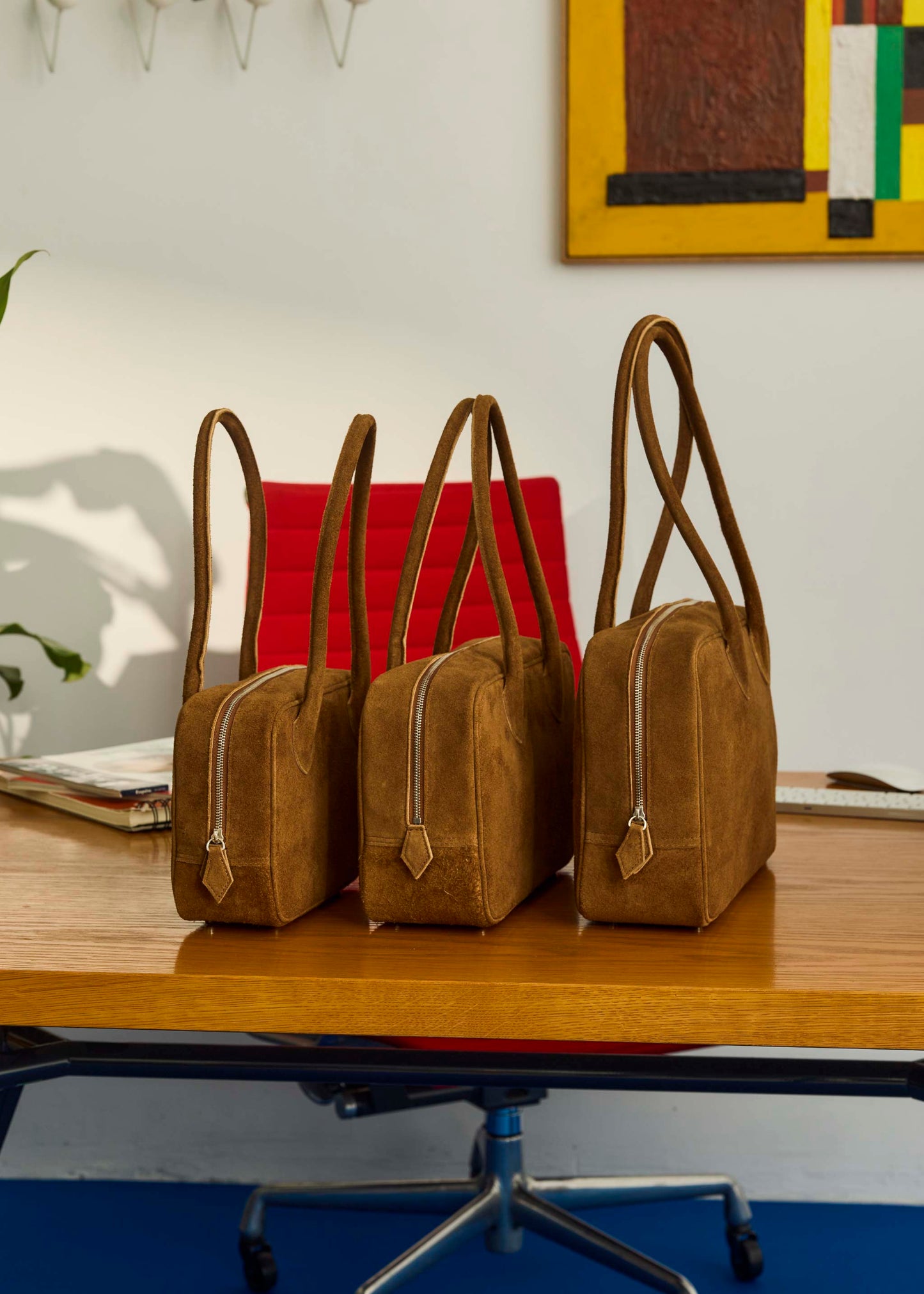 【ONLINE PREORDER】STEADY BAG MEDIUM（SUEDE）