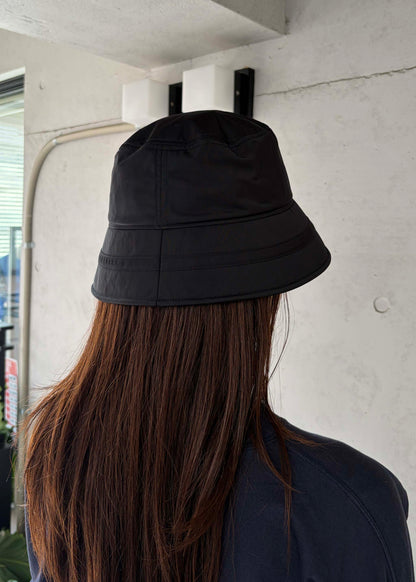 【COMESANDGOES】DICROS LINE ON BRIM BUCKET HAT
