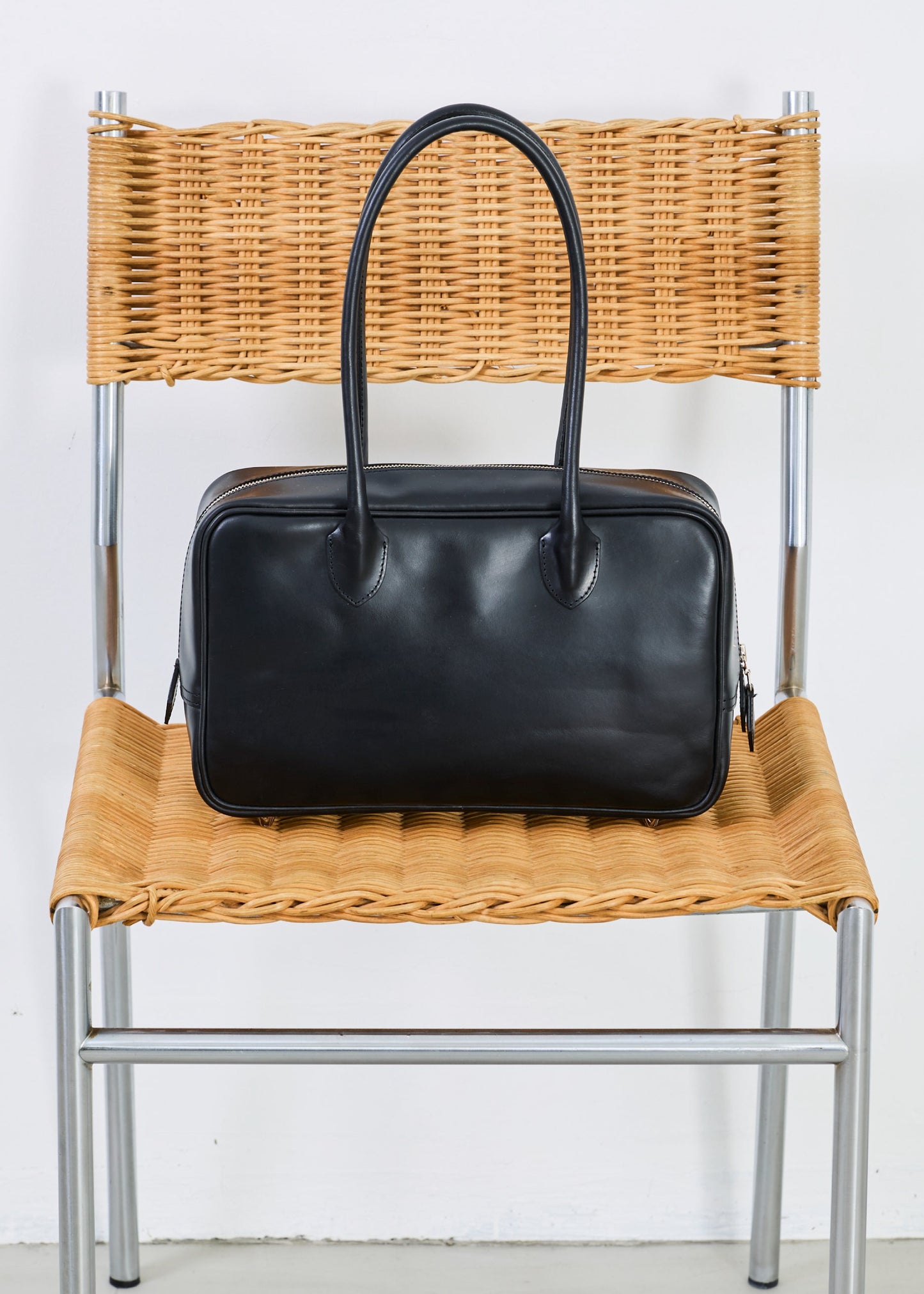 【ONLINE PREORDER】STEADY BAG MEDIUM